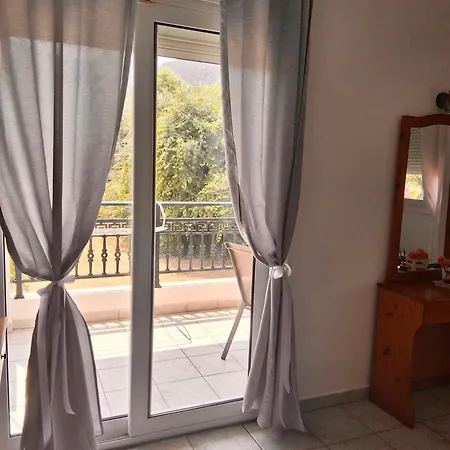 Aegli Hotel *